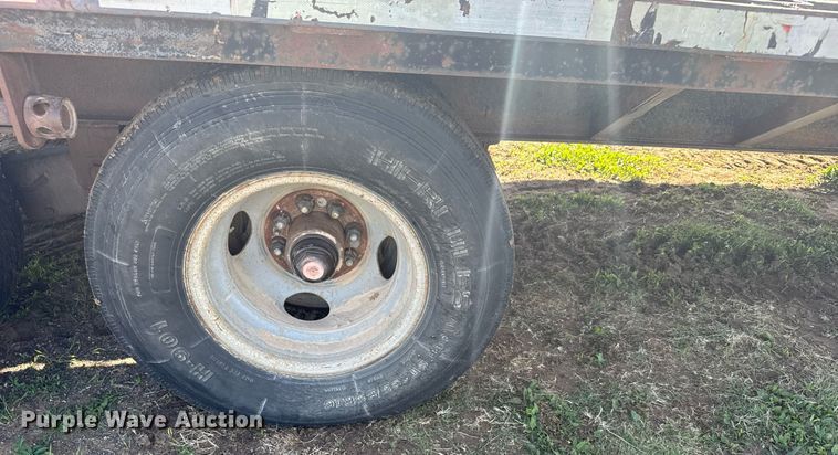 image for item EG6394 1995 Oklahoma Gooseneck equipment trailer