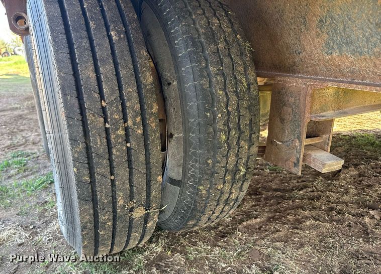 image for item EG6394 1995 Oklahoma Gooseneck equipment trailer