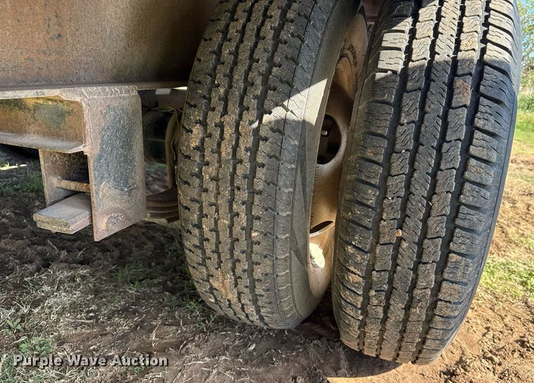 image for item EG6394 1995 Oklahoma Gooseneck equipment trailer