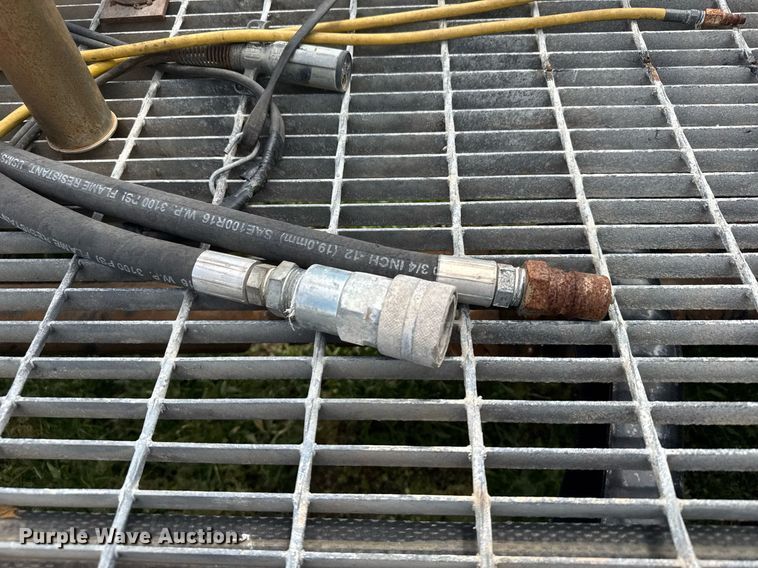 image for item EG6396 1993 International 9400 semi truck