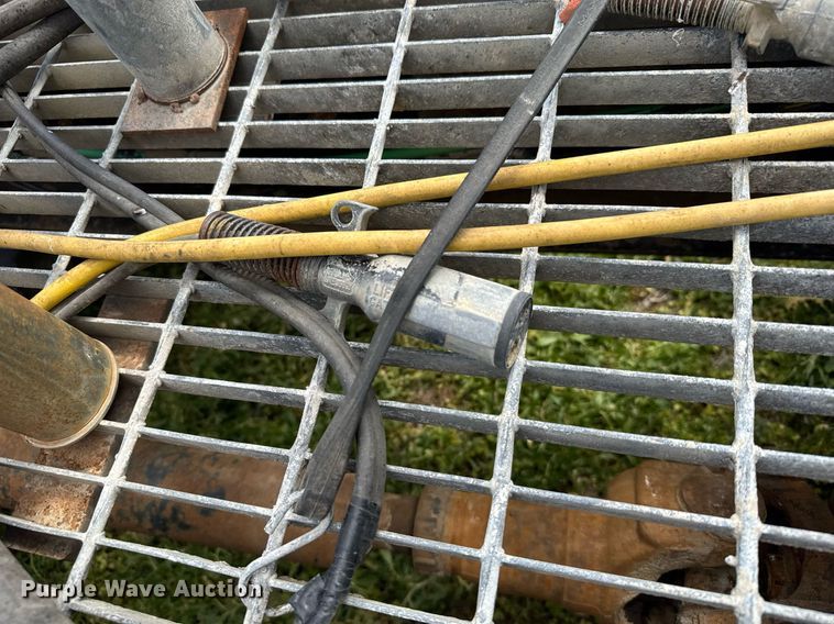 image for item EG6396 1993 International 9400 semi truck