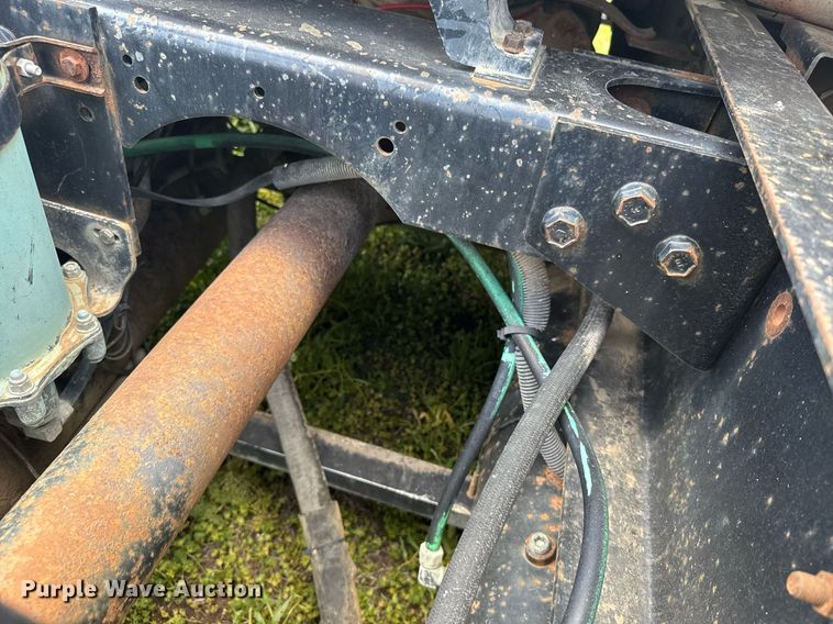 image for item EG6396 1993 International 9400 semi truck