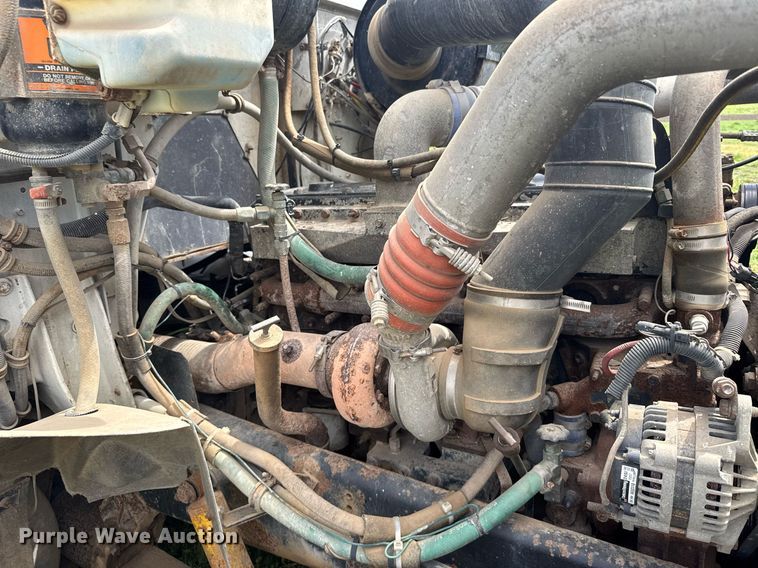 image for item EG6396 1993 International 9400 semi truck