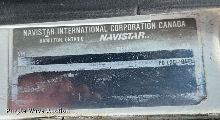 image for item EG6396 1993 International 9400 semi truck