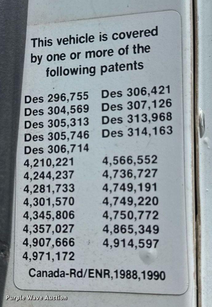 image for item EG6396 1993 International 9400 semi truck