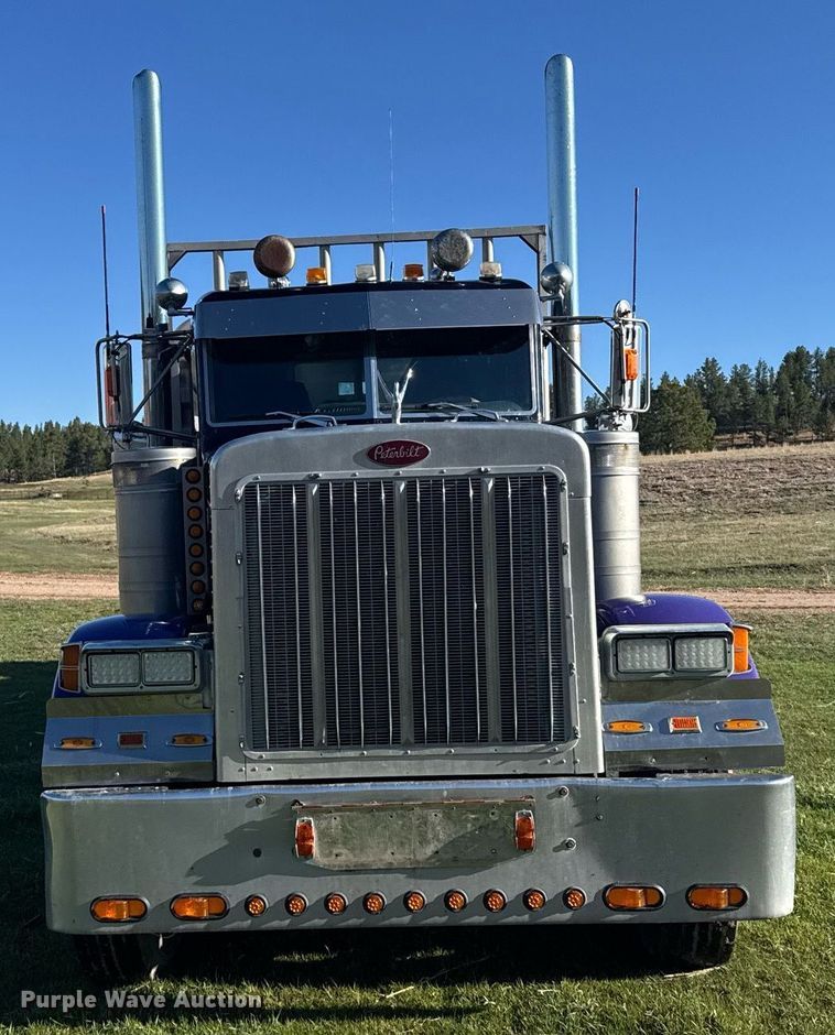 image for item EG6406 1995 Peterbilt 379 semi truck