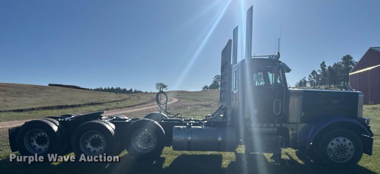 image for item EG6406 1995 Peterbilt 379 semi truck