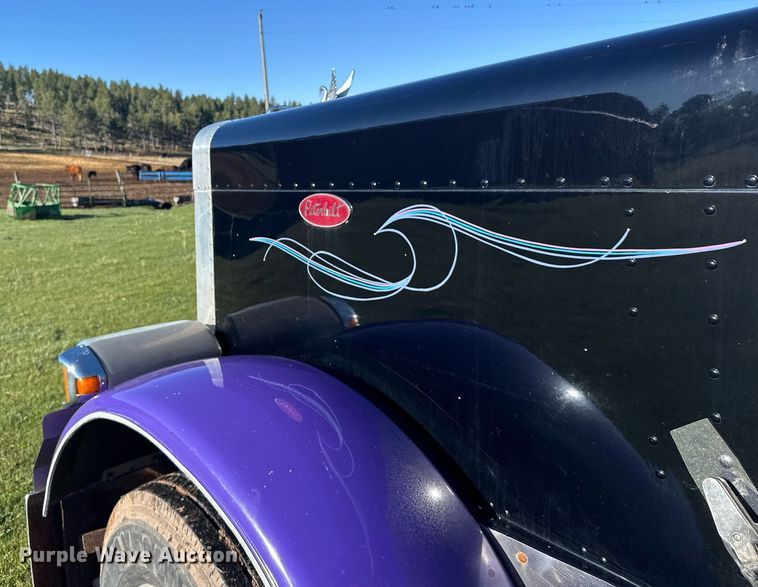 image for item EG6406 1995 Peterbilt 379 semi truck