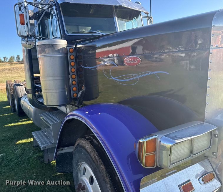 image for item EG6406 1995 Peterbilt 379 semi truck