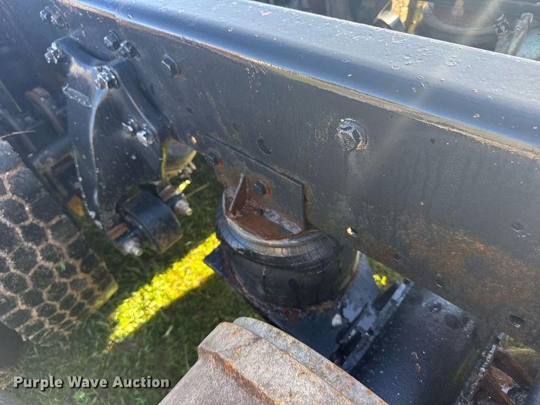 image for item EG6406 1995 Peterbilt 379 semi truck