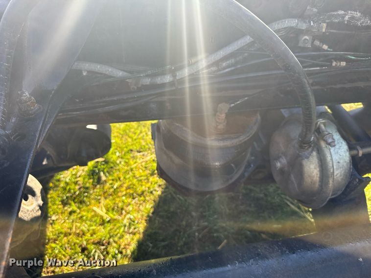 image for item EG6406 1995 Peterbilt 379 semi truck