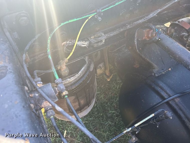 image for item EG6406 1995 Peterbilt 379 semi truck