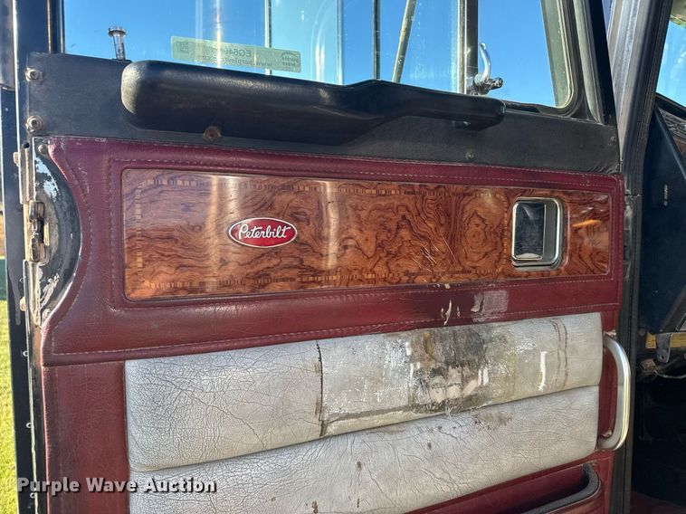 image for item EG6406 1995 Peterbilt 379 semi truck