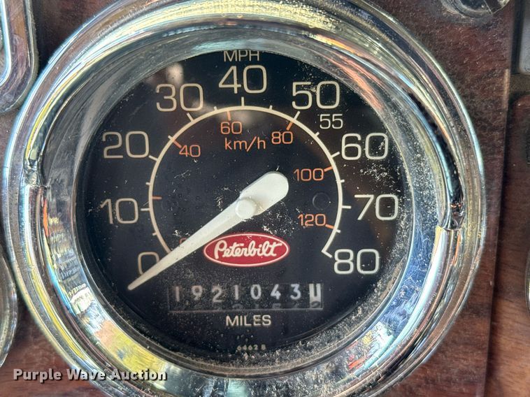 image for item EG6406 1995 Peterbilt 379 semi truck