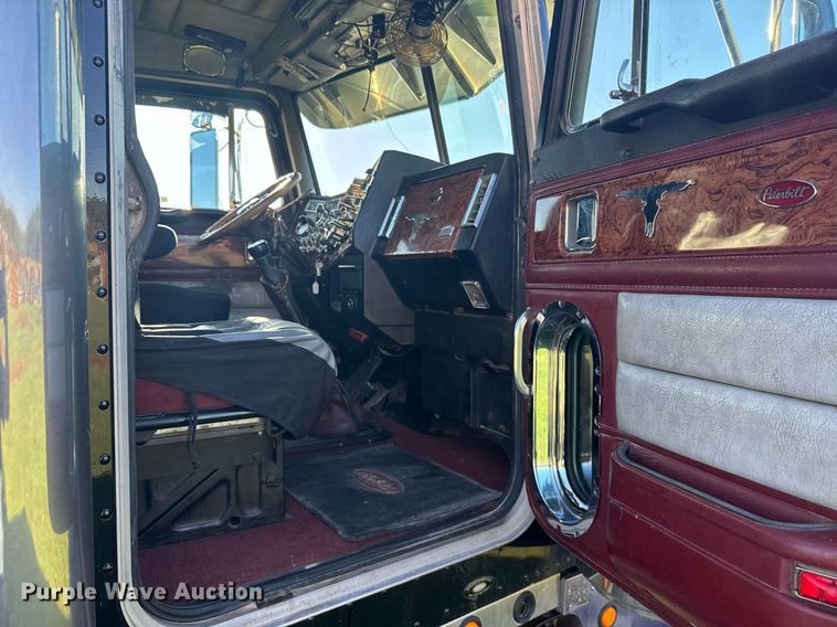 image for item EG6406 1995 Peterbilt 379 semi truck