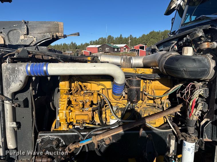 image for item EG6406 1995 Peterbilt 379 semi truck