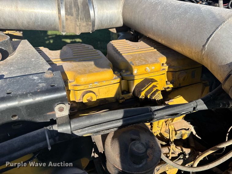 image for item EG6406 1995 Peterbilt 379 semi truck