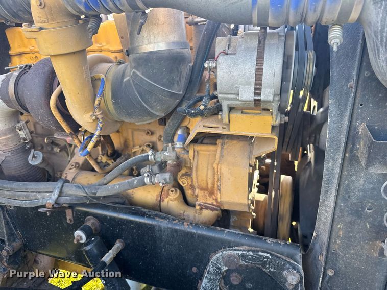 image for item EG6406 1995 Peterbilt 379 semi truck