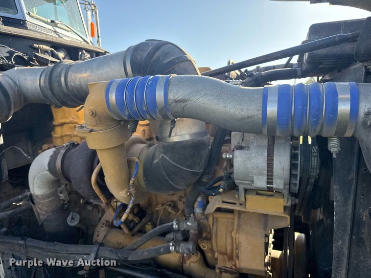 image for item EG6406 1995 Peterbilt 379 semi truck