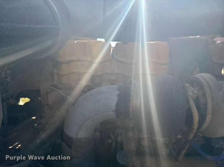 image for item EG6406 1995 Peterbilt 379 semi truck