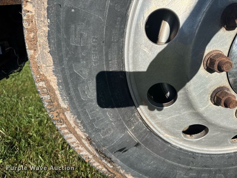 image for item EG6406 1995 Peterbilt 379 semi truck