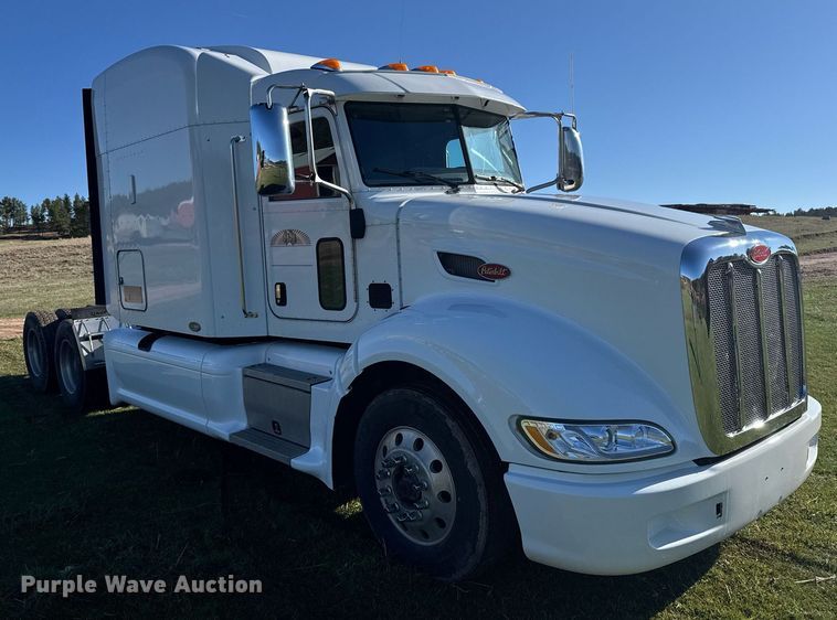 image for item EG6407 2011 Peterbilt 386 semi truck