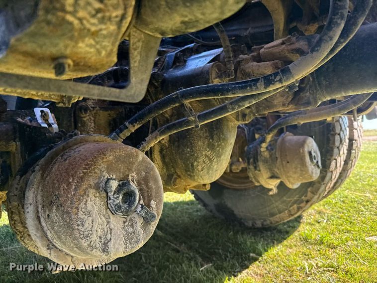 image for item EG6407 2011 Peterbilt 386 semi truck