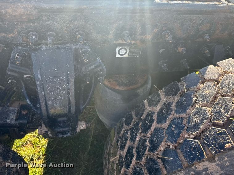 image for item EG6407 2011 Peterbilt 386 semi truck