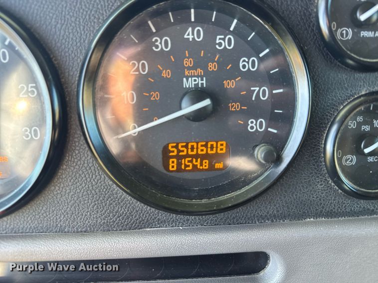 image for item EG6407 2011 Peterbilt 386 semi truck