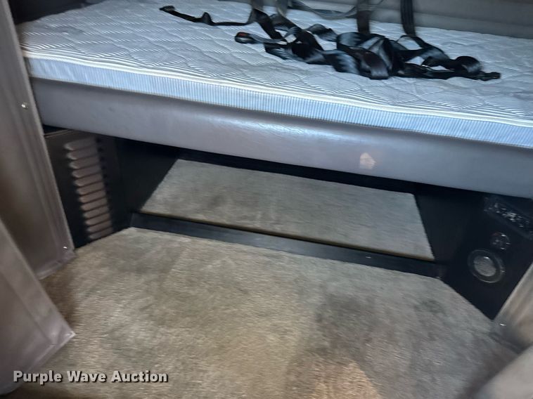 image for item EG6407 2011 Peterbilt 386 semi truck