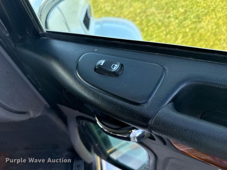 image for item EG6407 2011 Peterbilt 386 semi truck