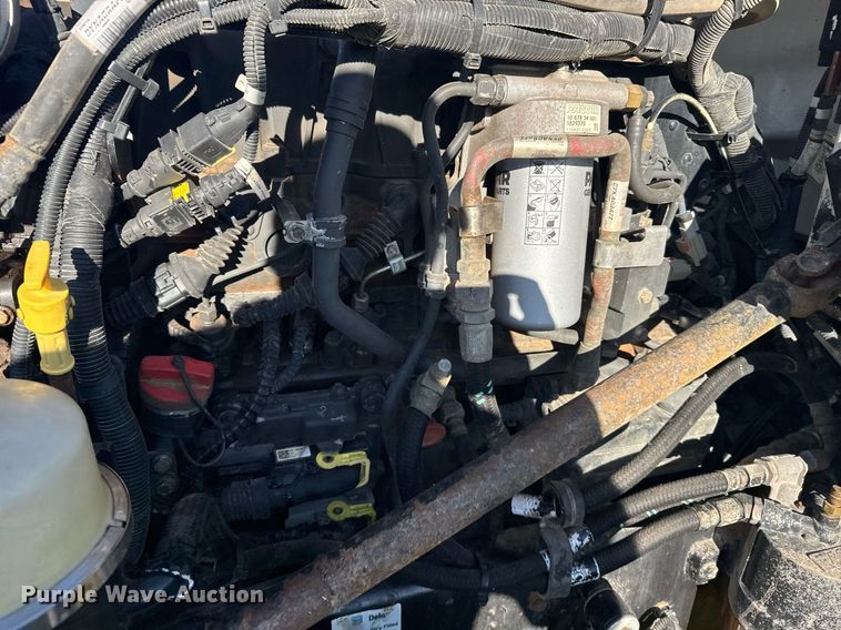 image for item EG6407 2011 Peterbilt 386 semi truck