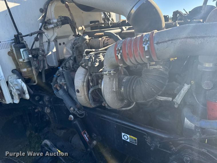 image for item EG6407 2011 Peterbilt 386 semi truck