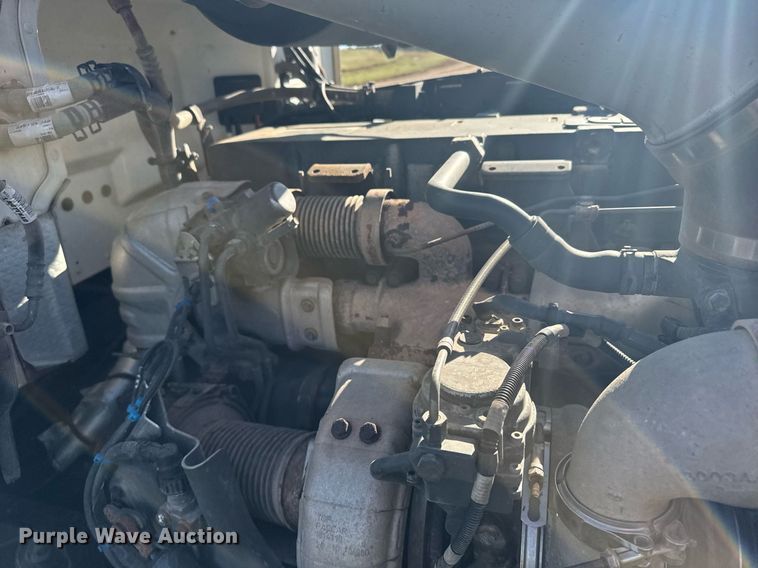 image for item EG6407 2011 Peterbilt 386 semi truck