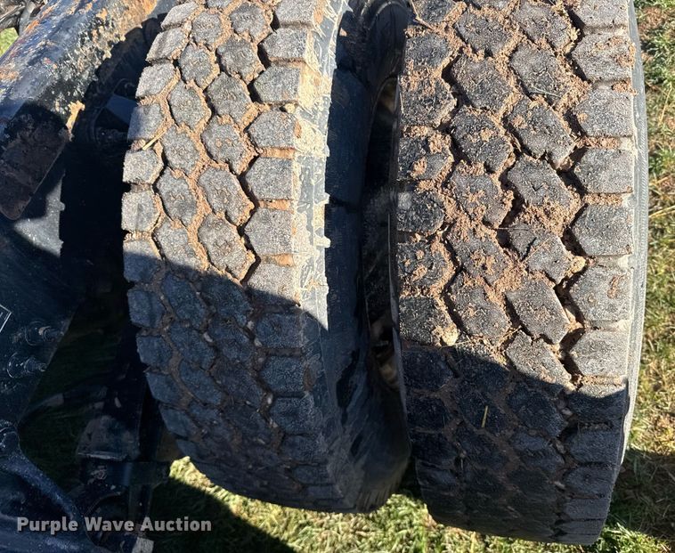 image for item EG6407 2011 Peterbilt 386 semi truck