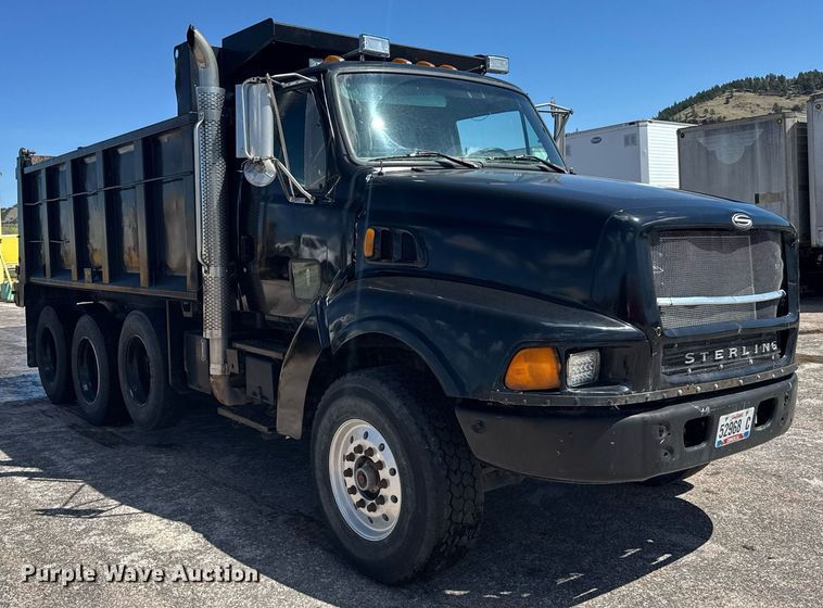 image for item EG6411 1999 Sterling M8500 dump truck