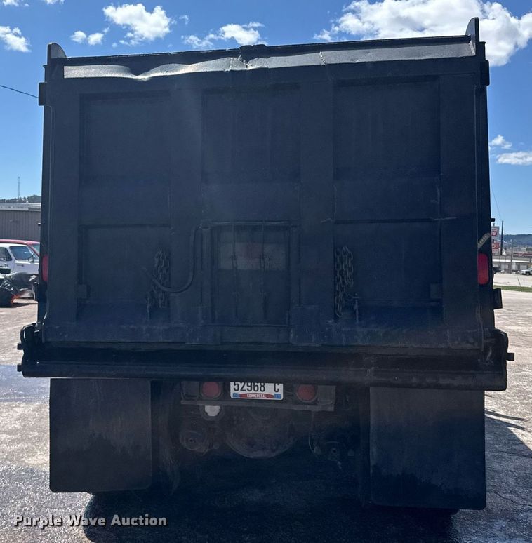 image for item EG6411 1999 Sterling M8500 dump truck