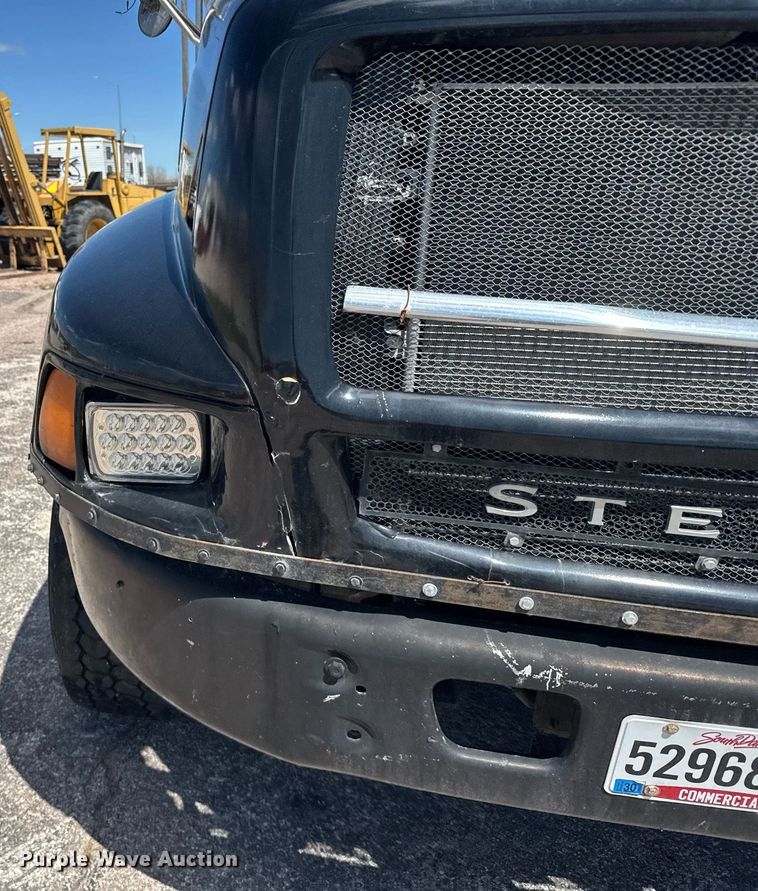 image for item EG6411 1999 Sterling M8500 dump truck