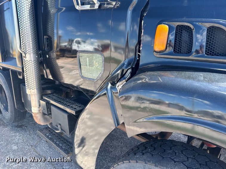 image for item EG6411 1999 Sterling M8500 dump truck