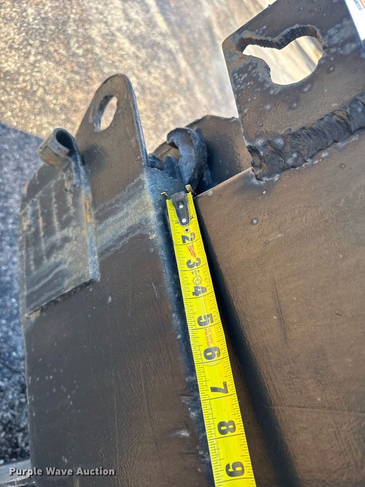 image for item EG6411 1999 Sterling M8500 dump truck