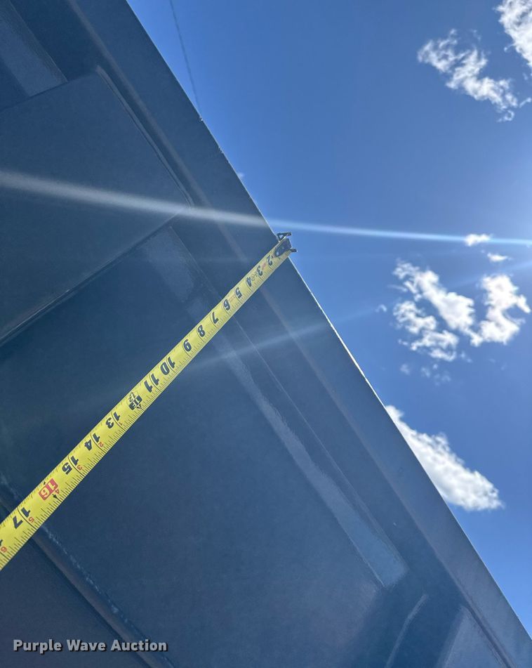 image for item EG6411 1999 Sterling M8500 dump truck