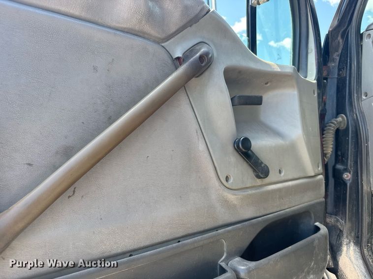 image for item EG6411 1999 Sterling M8500 dump truck