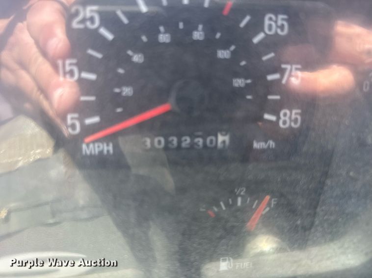 image for item EG6411 1999 Sterling M8500 dump truck