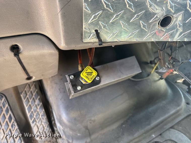 image for item EG6411 1999 Sterling M8500 dump truck