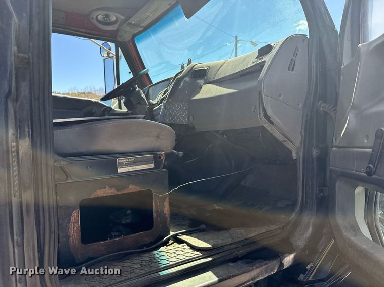 image for item EG6411 1999 Sterling M8500 dump truck