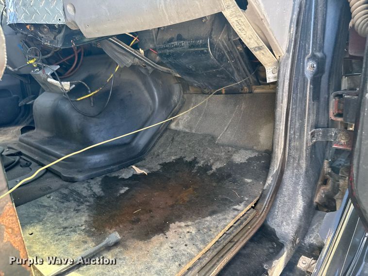 image for item EG6411 1999 Sterling M8500 dump truck