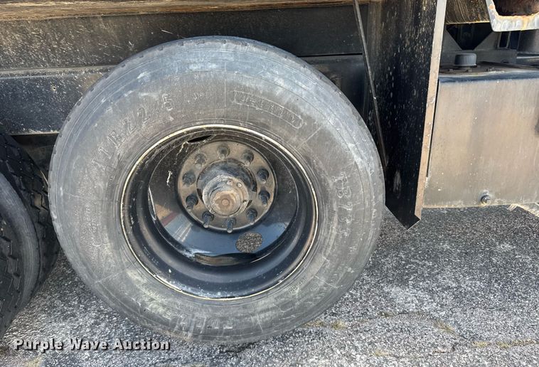 image for item EG6411 1999 Sterling M8500 dump truck