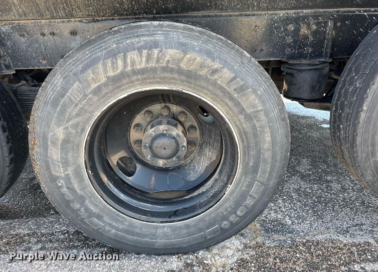 image for item EG6411 1999 Sterling M8500 dump truck