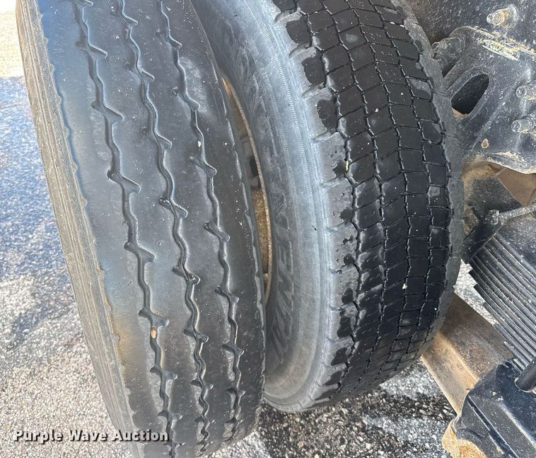 image for item EG6411 1999 Sterling M8500 dump truck