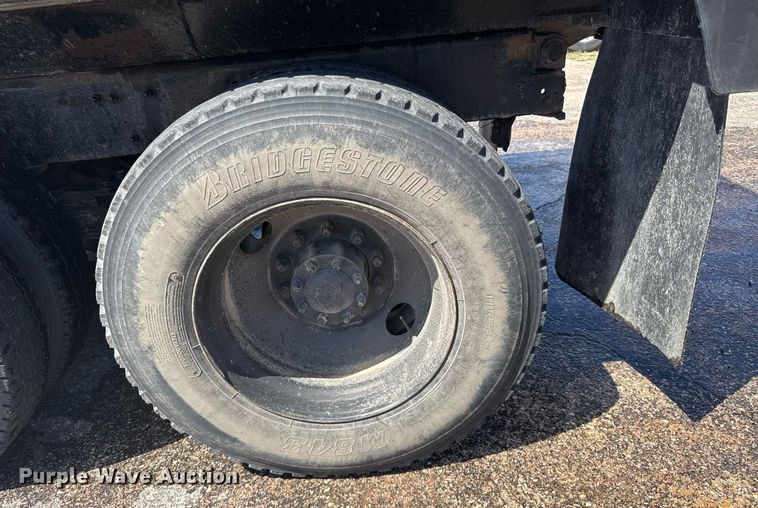 image for item EG6411 1999 Sterling M8500 dump truck